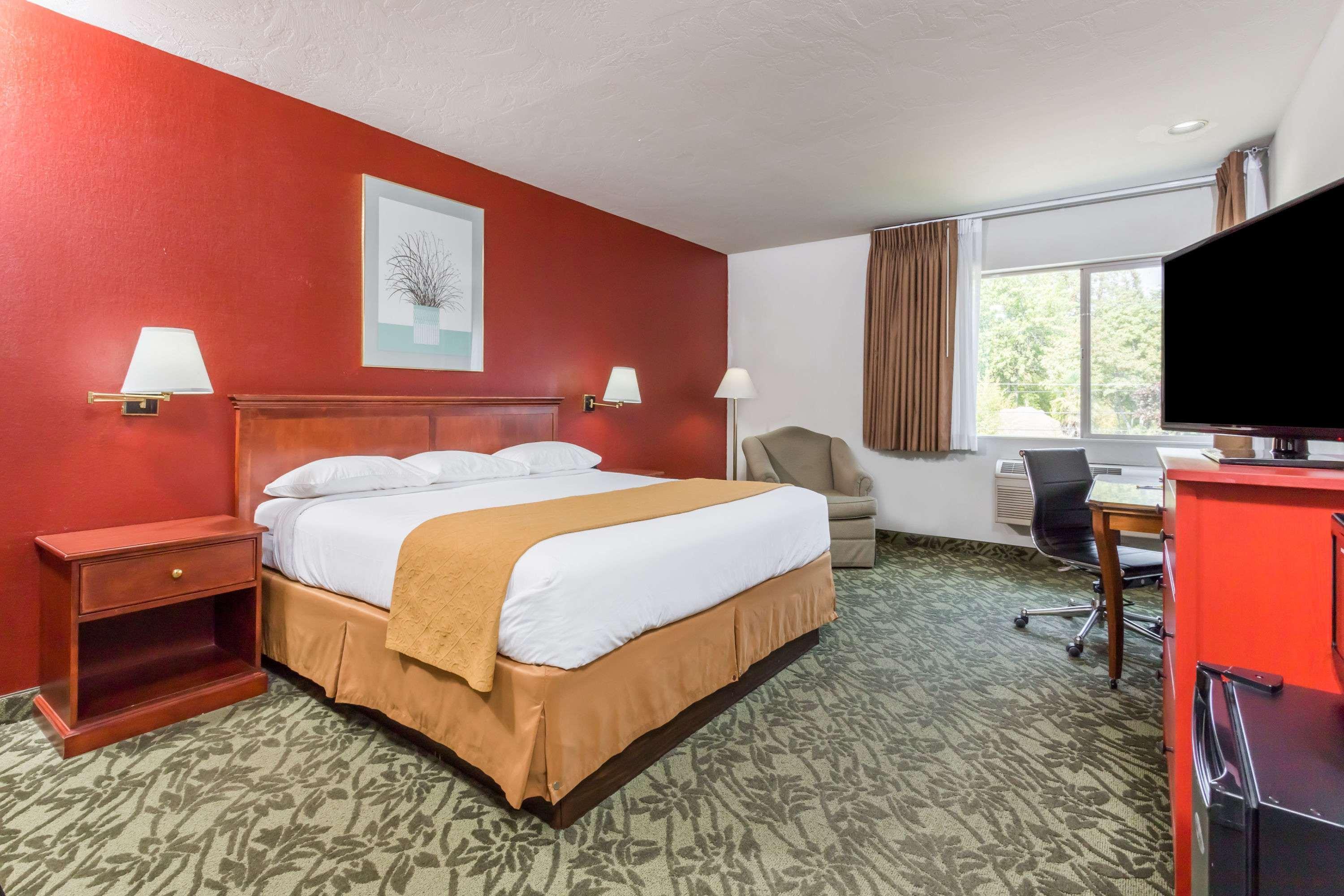 Days Inn By Wyndham Eugene Downtown/University Exterior foto